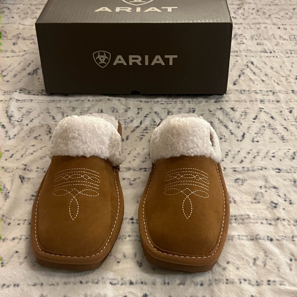 Brand new Ariat slippers never worn